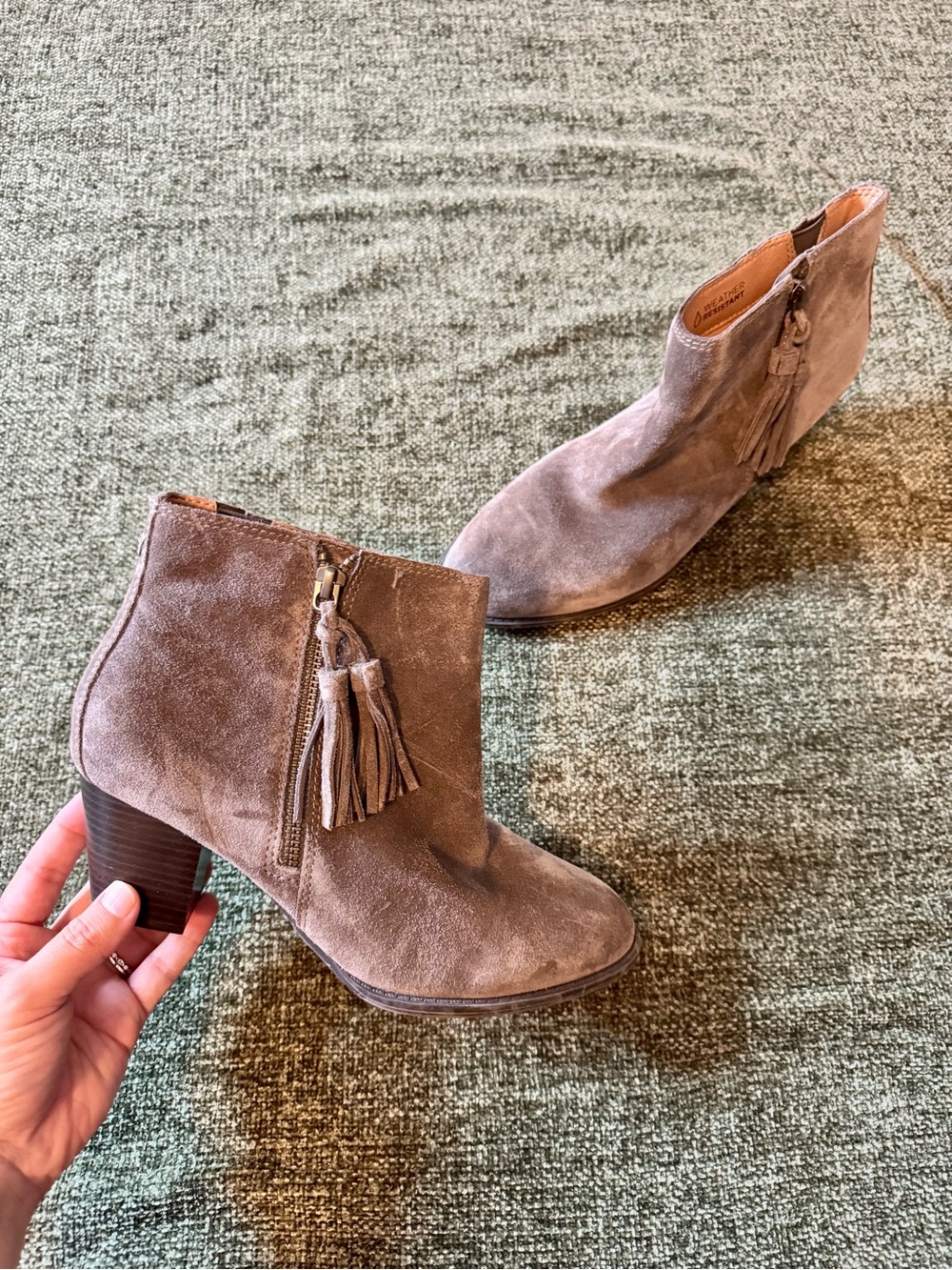 Vionic Women’s Madeline Gray Suede Ankle Booties Size 8